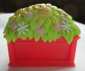 Fisher-Price Loving Family Dollhouse Replacemnt Hangs Window Box Planter Flowers - Picture 1 of 8