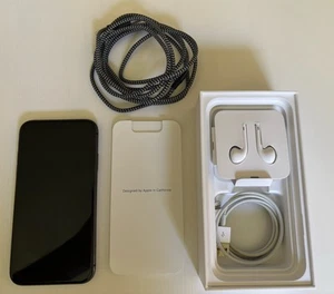 Apple iPhone 11 128GB Schwarz Ohne Simlock - Bild 1 von 6