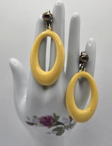 Pendientes Clip-on Vintage Años 60 70 Amarillo Mod Hippie Ovalado - Imagen 1 de 4