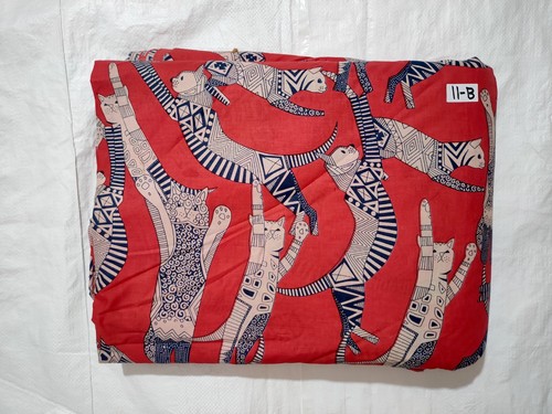 VETEMENTS Tessuto cotone indiano stampa gatto ROSSO sartoria cucito corsa tessuto 10 anni