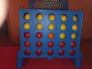 Hasbro E3578100 4 gewinnt Action, temporeiches Kinderspiel - Bild 1 von 2
