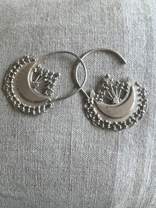 Handcrafted White Metal Earrings from Uzbekistan. Stunning Quality - Picture 1 of 4