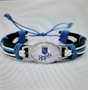 KANSAS CITY ROYALS MLB TEAM BOHEMIAN STYLE ARMBAND MIT SILBERNER AUFBEWAHRUNGSTASCHE!! - Bild 1 von 2