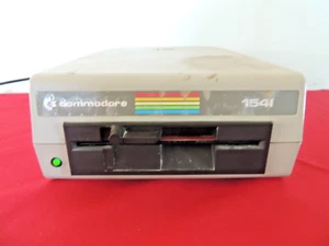 Vintage Commodore 64 Single Drive Floppy Disk Computer 1541 Powers on - Bild 1 von 13