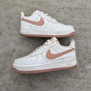 Nike Air Force 1 Blanco Rosa Mujer Reino Unido 4.5 UE 37 Zapatillas bajas En muy buena condición - Imagen 1 de 11