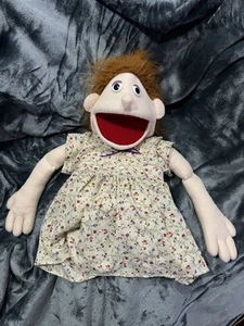 Pupazzo bambina vintage 21” con abito floreale - bocca azionata a mano G1 - Foto 1 di 13