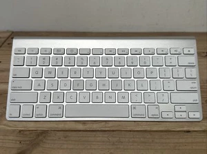 Apple Wireless Keyboard A1314 Bluetooth Keyboard Tested, Fully Working - Picture 1 of 4
