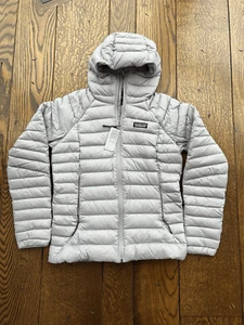 Patagonia Women’s Down Sweater Hooded Jacket Medium Herring Gray (purple) NWT - Picture 1 of 6