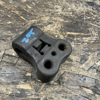 2010 - 2016 现代 Genesis Coupe 原始设备制造商 Subframe 排气吊架衬套 二手 — 第 1/4 张图片