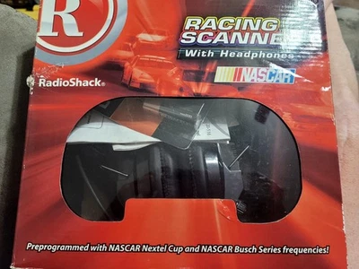 Escáner y auriculares Radio Shack 20-516 PRO-84 NASCAR 200 canales de carreras.  IB1 Foto 1 de 4