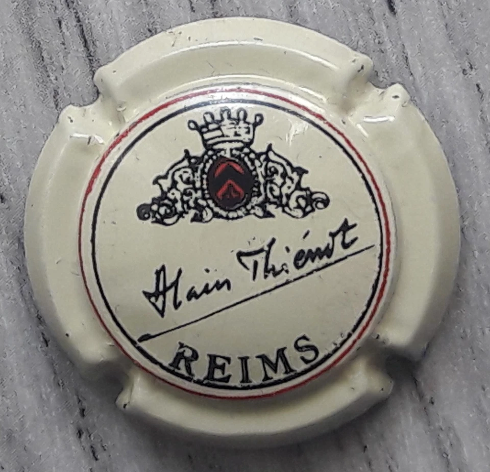 Thiénot Alain : capsule de champagne n° 6 (assez bon état) - Photo 1/1