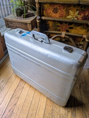 Vintage Zero Halliburton Aluminum Suitcase Luggage case w/Combination Lock 24" - Image 1 of 4