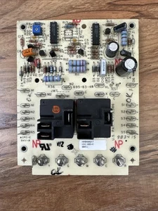 Carrier Bryant HH84AA017 695-41 Furnace Control Circuit Board - Picture 1 of 4
