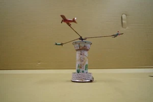 Juguete mecánico de hojalata carrusel 25 cm aviones - Imagen 1 de 13