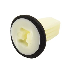Useful Clips Retainer 15*25*9mm Accessories For Ford Plastic Rear Lamp - Picture 1 of 12