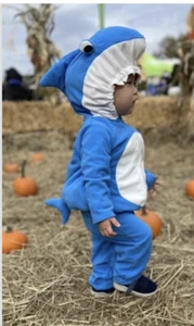 NWT 2 Pc Set Carter's Little Shark Halloween Costume Sz 12 Mos Hoodie Baby - Picture 1 of 4