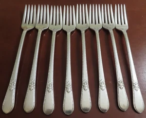 IS ADORATION Set of 8 Grille Forks Vintage 1847 Rogers Silverplate Flatware D - Picture 1 of 4
