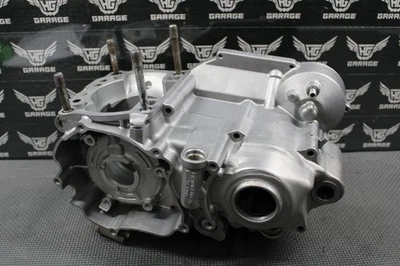 2002 KAWASAKI KX250 OEM LEFT RIGHT ENGINE MOTOR CRANKCASE CRANK CASES BLOCK NICE - Image 1 of 4