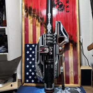 Iron Gjallarhorn - Destiny Exotic Rocket Launcher Life Scale McFarlane Toys - Picture 1 of 3