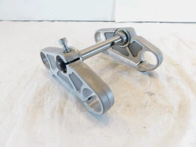 Buell S2 Thunderbolt 1995 y 1996 y X1 Lightning horquilla delantera triple soporte de árbol Foto 1 de 4