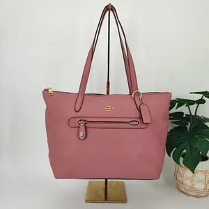 Coach Women’s Taylor Ligh Coral Pebble Leather Large Tote Bag - Foto 1 di 15
