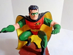 Hallmark DC Super Heroes Collection 1996 5" Robin World's Bravest Teenager - Imagen 1 de 9