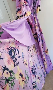 VESTIDO MAXI ABIERTO FLORAL MORADO NEW YORK & COMPANY TALLA XS PRECIO DE VENTA SUGERIDO POR EL FABRICANTE 89,95 $ - Imagen 1 de 7