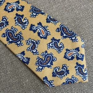 KITON NAPOLI 100% SILK TIE CRAVATTA NECKTIE MADE ITALY CLASSIC PAISLEY YELLOW - Picture 1 of 4