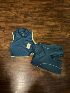 Sincerely Jules 2-teiliges bauchfreies Oberteil mit 1/2-Reißverschluss und Sportshorts = Gr. M - Bild 1 von 6