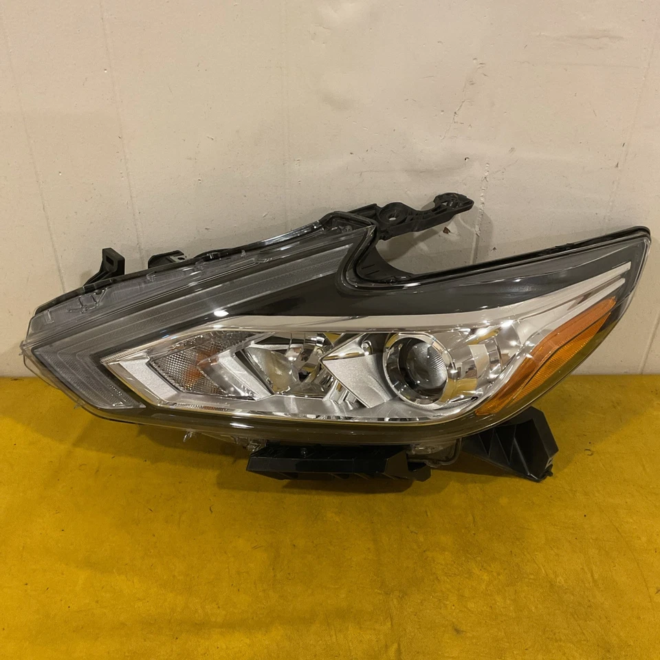 Nuevo faro halógeno izquierdo del conductor Nissan Altima 2016-2018 sin LED DRL DEPO Foto 1 de 4