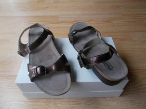 Munro American Donna Slingbacks Sandals Wedge Heels Cork Patent Buckle sz 10 NEW - Picture 1 of 8