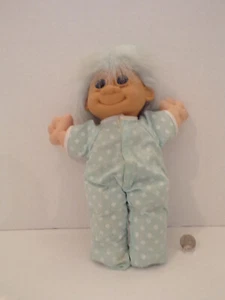 Bambola Russ Troll ~ 12" ~ vintage ~ pigiama a pois ~ vasino a goccia ~ capelli e occhi blu - Foto 1 di 6