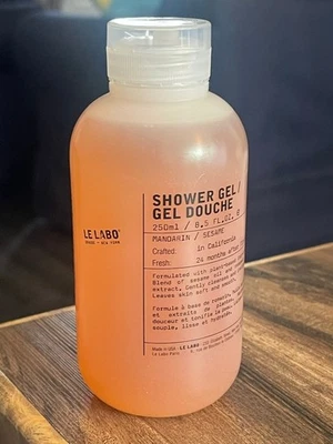Gel de ducha de sésamo mandarina LE LABO - 8,5 FL OZ Foto 1 de 3