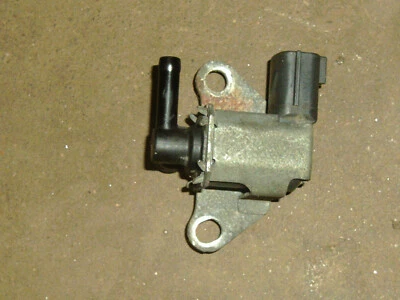 Solenoide de purga de bote de vapor 14930-EN200 Nissan Versa 2007-2012 K5T46695 cubo Foto 1 de 4