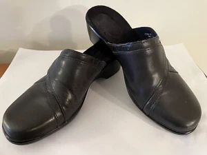Clark’s Women’s Size 8.5 Black Leather Comfort Clogs Mules Slip On - Picture 1 of 8