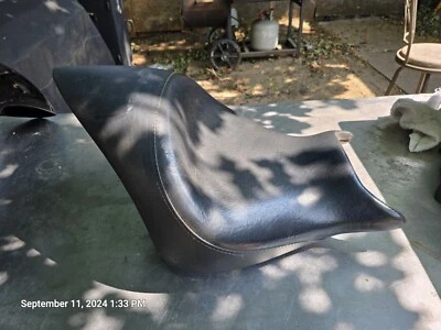 Assento dianteiro Honda VTX 1800.  2002-2009  - Imagem 1 de 4