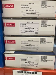 Mitsubishi Pajero DENSO Diesel Injector 295050-0560 / 1465A351 /2950500560 NEW - Picture 1 of 3