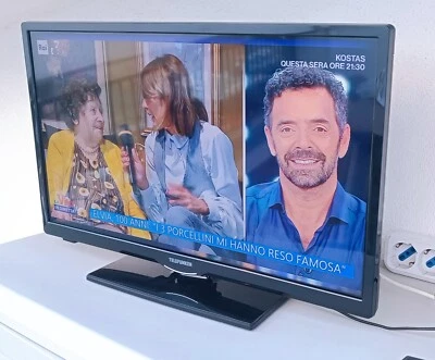 TV TELEFUNKEN 24 HD TE24275B30C10E + TELECOMANDO + BATTERIE TUTTO FUNZIONANTE - Immagine 1 di 4