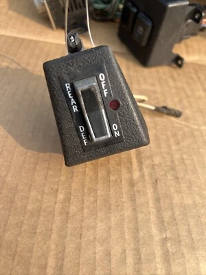 OEM GM 1970 Oldsmobile Toronado Desempañador Interruptor Perilla Bisel Descongelación Trasera Foto 1 de 4