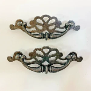 2 alte antike Metall Bügelgriffe für Holzschublade Kanada CP3598 - Bild 1 von 14