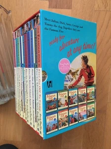 Famous Five Paperback Box in Box Set. 10 Bücher - Makelloser Zustand - Bild 1 von 11