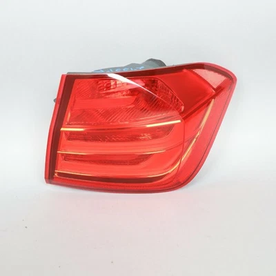 Luz trasera derecha BMW 320i 328i 335i 2012-2015 63217259896 OEM usada Foto 1 de 4
