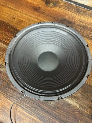 Altavoz woofer caja GT-200 DIFÍCIL DE ENCONTRAR en buen estado 12 pulgadas 8 ohmios Foto 1 de 4