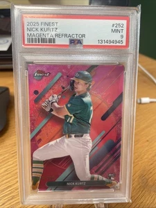 2025 Topps Finest NICK KURTZ rifrattore magenta /200 #252 Athletics PSA 9 - Foto 1 di 2