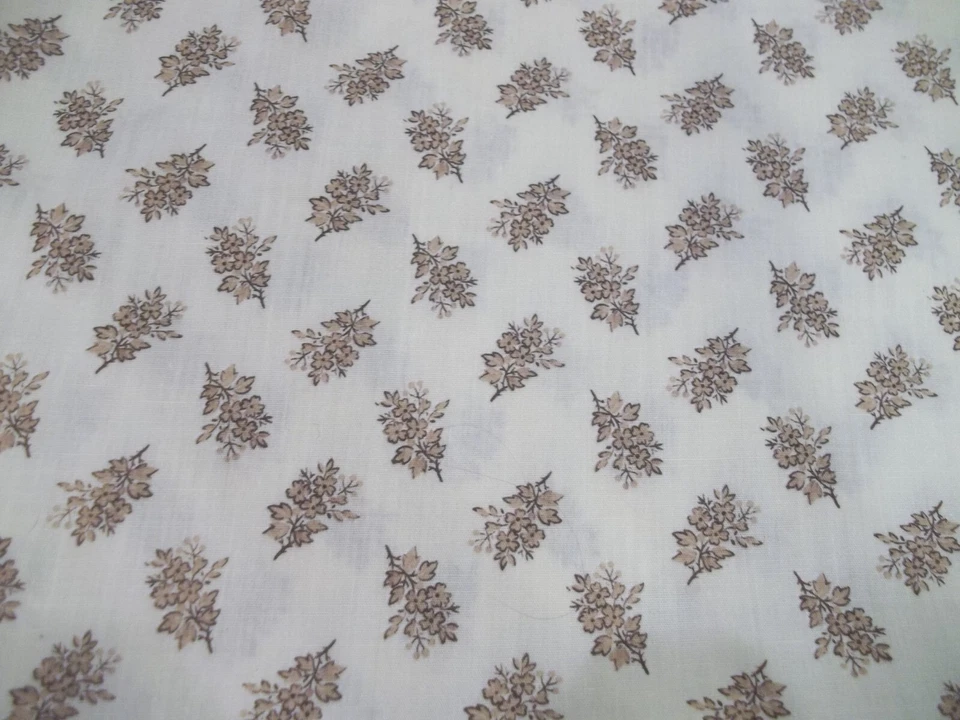 Hojas verdes y blancas de algodón de 134/44" Foto 1 de 1