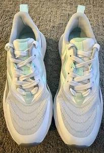 * NEW* Reebok Verse Women's Athletic Shoes Sz 7.5 White Silver Ortholite Insole - Picture 1 of 10