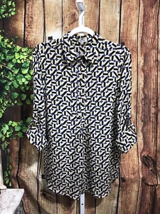 Tyler Boe Roll Tab Sleeve 100% Silk Blouse Size Medium C-32 - Picture 1 of 6