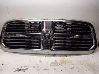 *PEELING* Parrilla delantera cromada de 2013 Dodge Ram 1500 12352573 Foto 1 de 4
