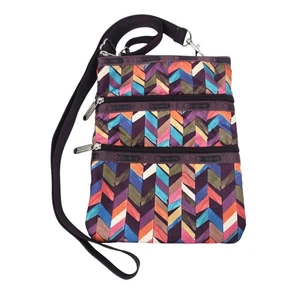 Borsa a tracolla LeSportsac donna multicolore Chevron tripla zip borsa da viaggio - Foto 1 di 11