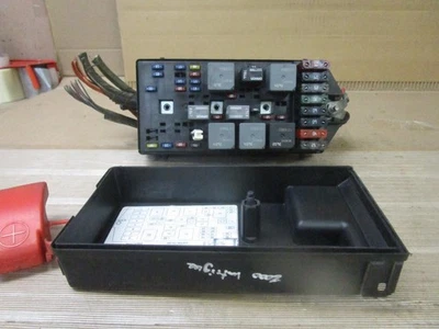 00 01 02 Oldsmobile Intrigue Engine Fuse Box Relay Junction Block 2000-2002 - Image 1 of 4